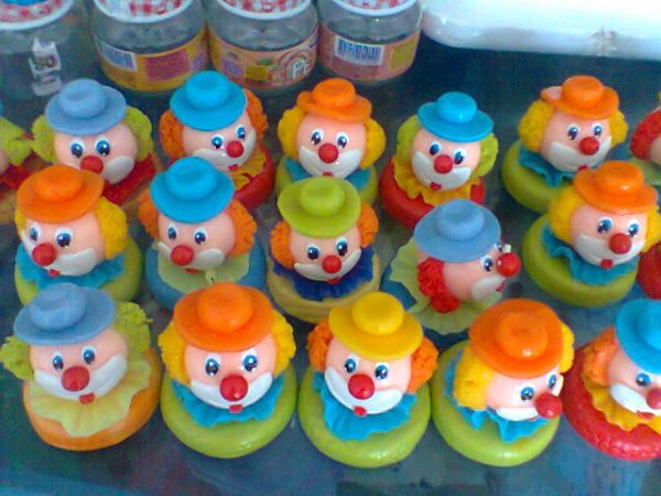 PALHAÇOS NO POTE DE PAPINHA